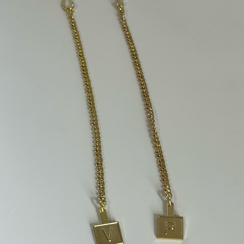 Gold Clip Chains‎ w/letters P & V